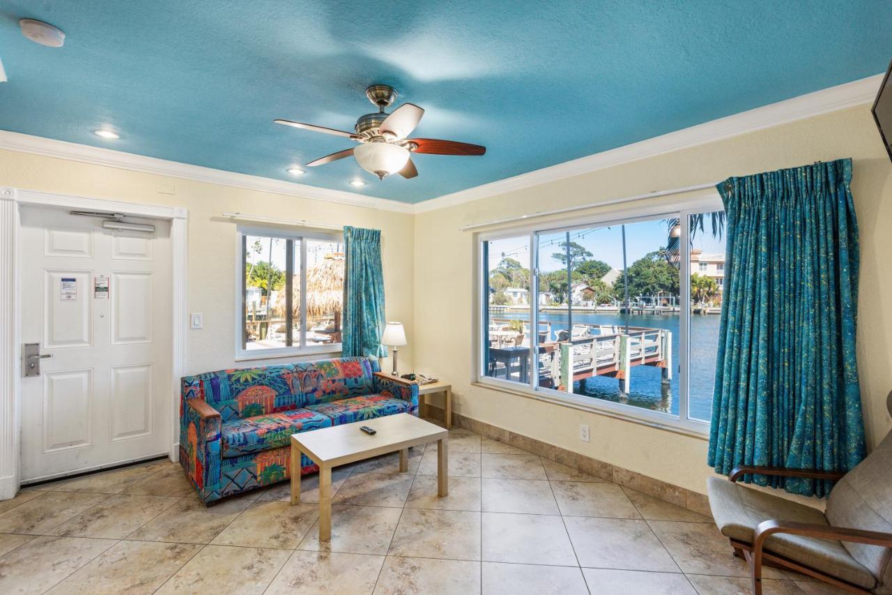 Bay Palms Waterfront Resort - Hotel And Marina St. Pete Beach Exterior photo