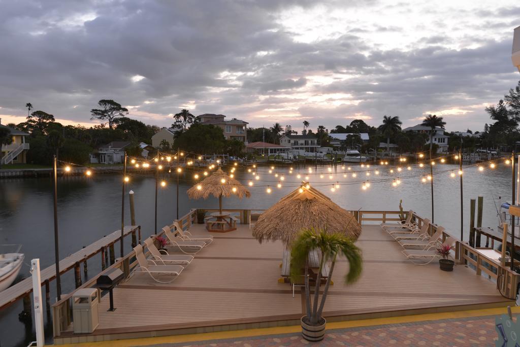 Bay Palms Waterfront Resort - Hotel And Marina St. Pete Beach Exterior photo