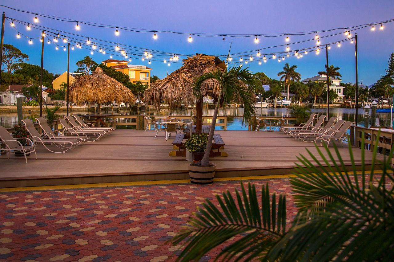 Bay Palms Waterfront Resort - Hotel And Marina St. Pete Beach Exterior photo