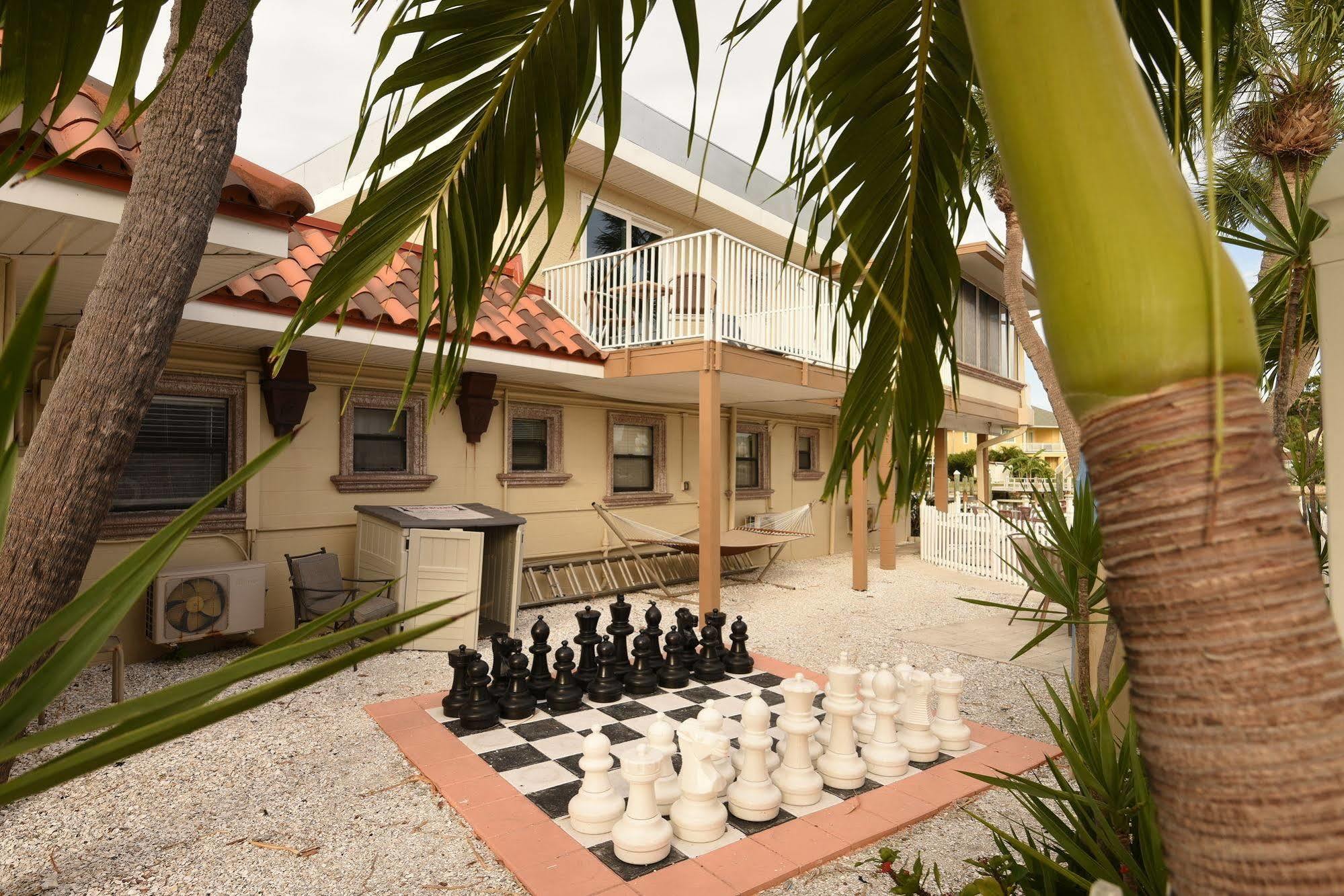 Bay Palms Waterfront Resort - Hotel And Marina St. Pete Beach Exterior photo
